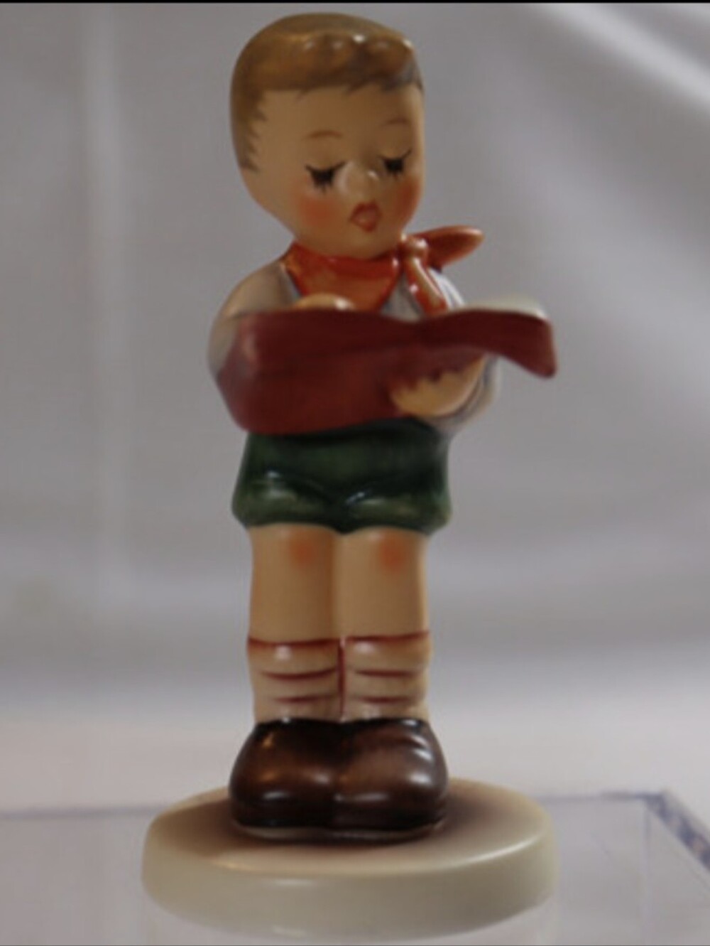 Vintage Goebel Hummel Club Exclusive “Honor Student” 4” Figurine #1528 w/Box